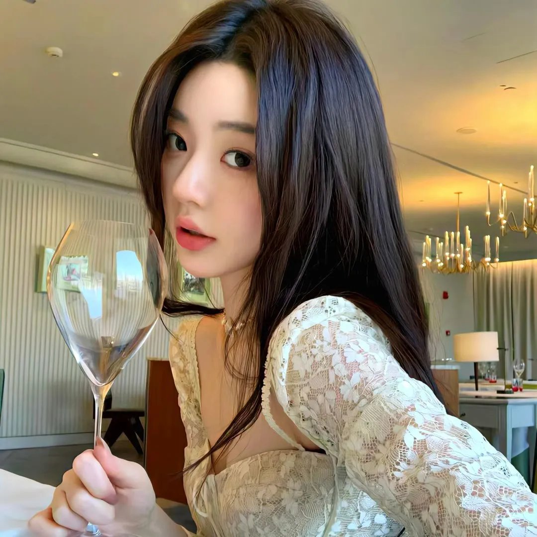罗美雪妮黛的美丽与哀愁 海报